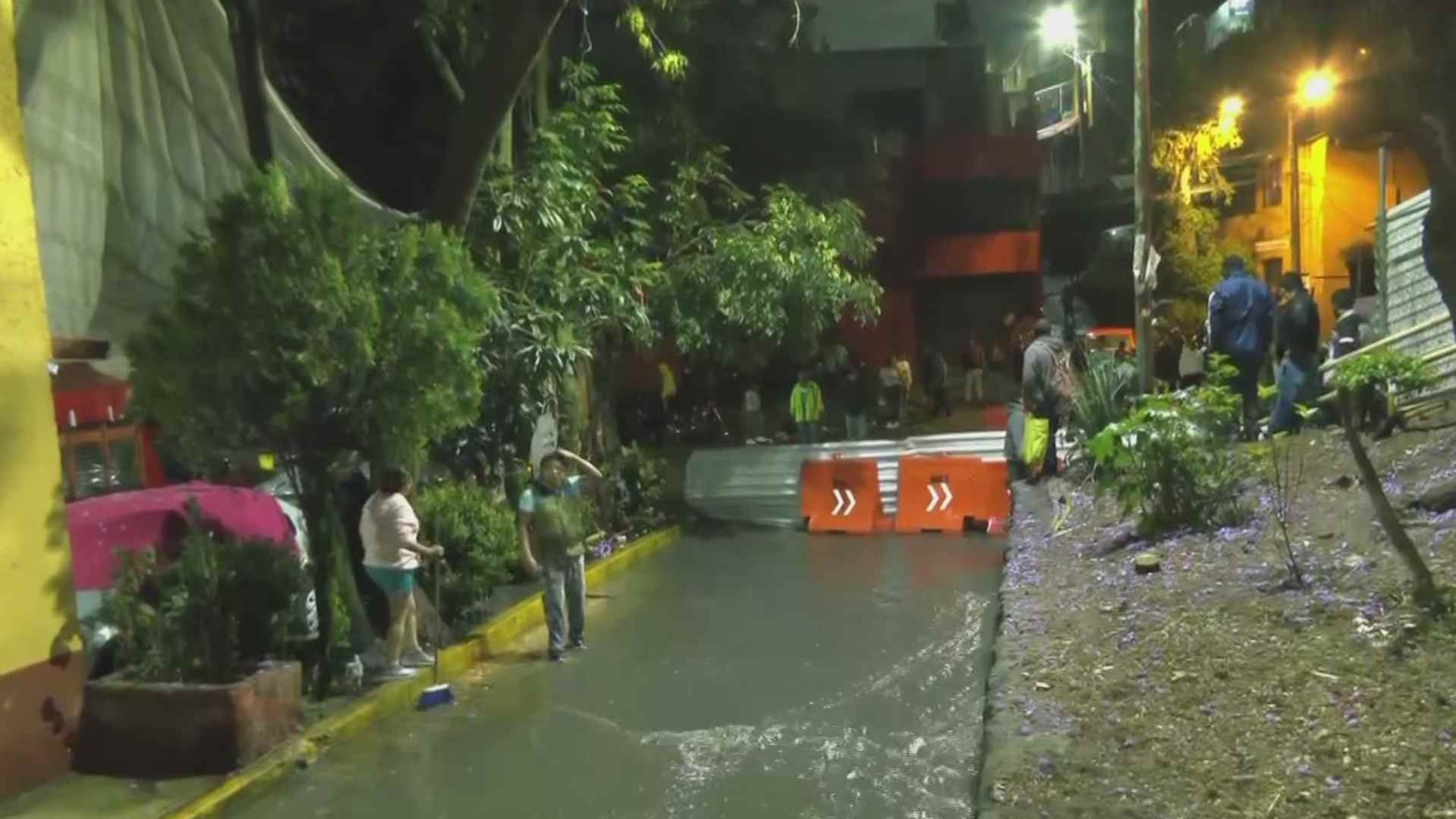 Fuerte Lluvia En CDMX Inunda Casas En Álvaro Obregón | N+